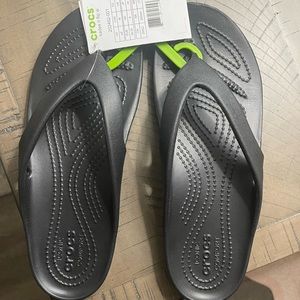 NWT: Crocs Kadee flip flops